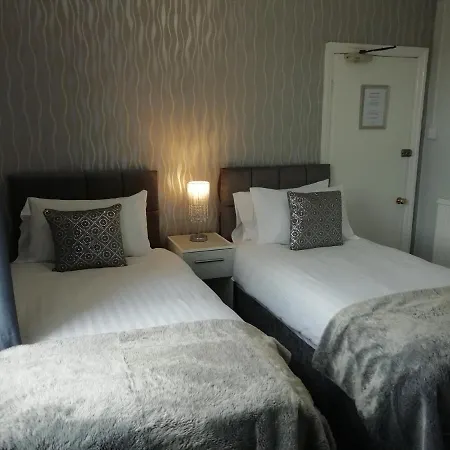 Konukevi Vallum House